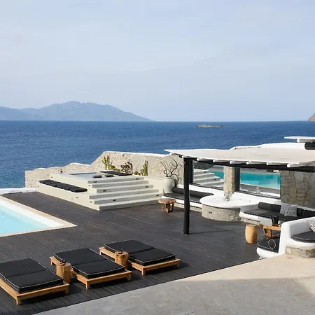 Serene Sea Front Pool-hot Tub By Calypsosunsetvillas Willa