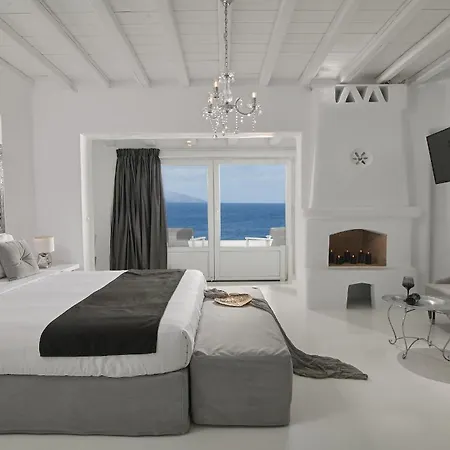 Villa Serene Sea Front Pool-hot Tub By Calypsosunsetvillas