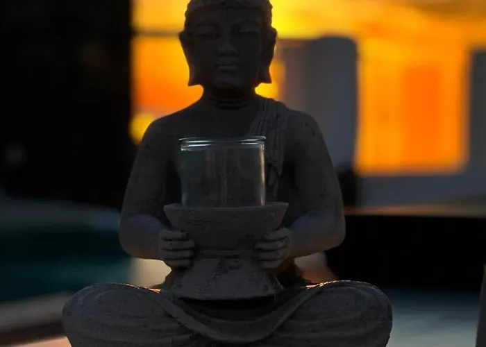 Βίλα Sea Front Pool-hot Tub By Calypso Sunset