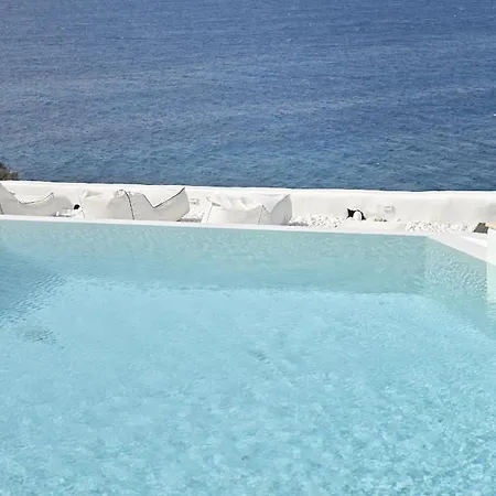 Villa Serene Sea Front Pool-hot Tub By Calypsosunsetvillas